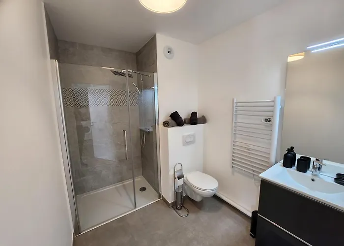 Le Quai Des Bleus カーン